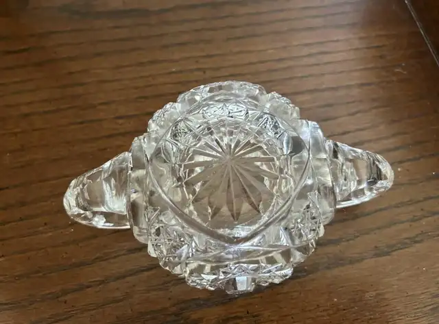 Antique Crystal Pinwheel Dish in Kitchen & Dining Wares in City of Montréal - Image 4