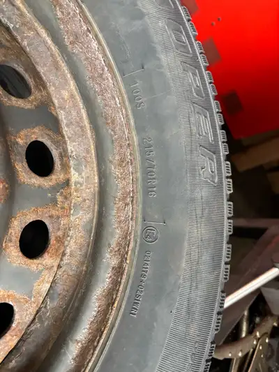 215/70R16 Cooper winter tires with steel rims . 5 x 114.3 bolt pattern . Were on a 2010 Jeep Compass...