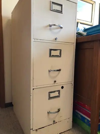 GARAGE SALE: 105 Sparling Cr. (Arlington & Taylor), View more