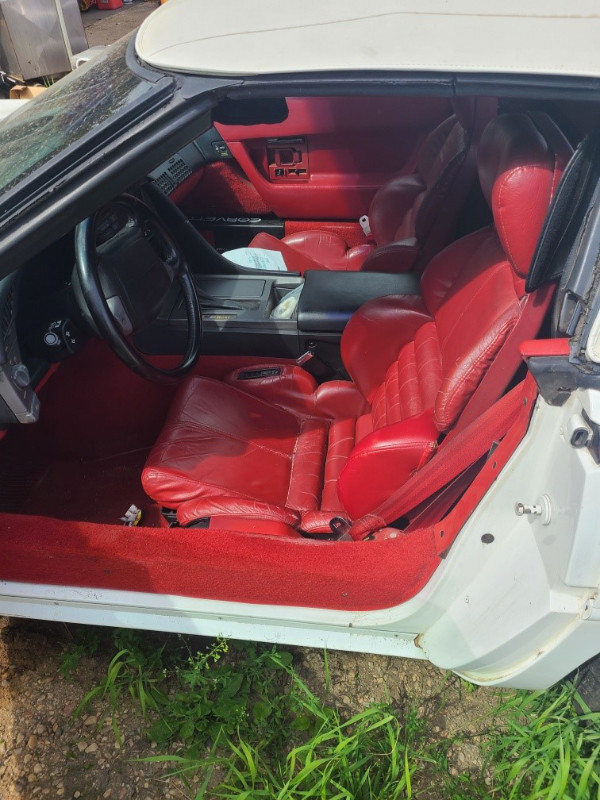 1991 Corvette convertible in Classic Cars in Edmonton - Image 3