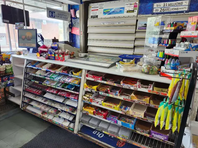 Dépanneur Vieux-Longueuil in Other Business & Industrial in Longueuil / South Shore - Image 2