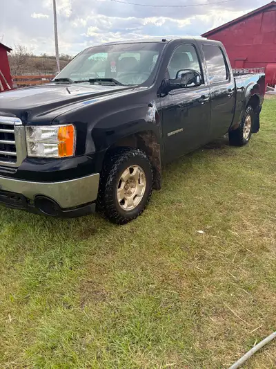 Selling my 2012 GMC as I have to many trucks and no time to fix this one. The engine light flashes a...