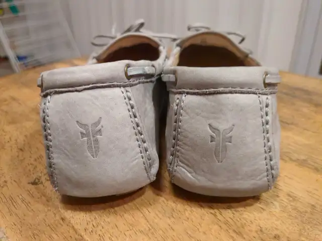 Women's Frye Loafers Moccasins Slip-on Shoes - Size 8.5 in Women's - Shoes in City of Toronto - Image 5