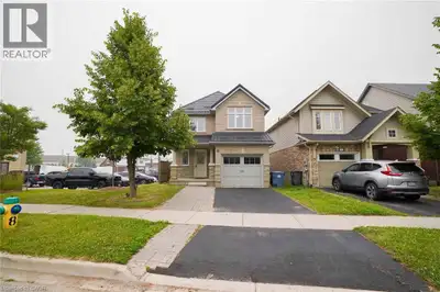 Newly Renovated Detached House for Rent – South End, Guelph - Large Living Room - 3 bedrooms with vi...