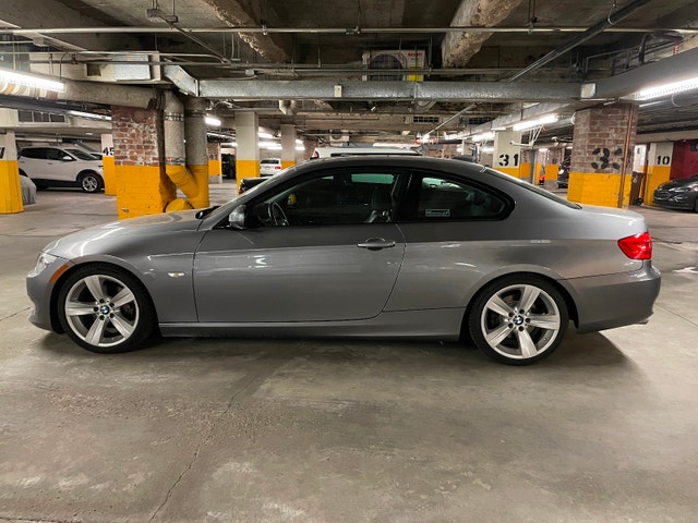 2011 BMW 328i Coupe MANUAL – Low KM (89,900 km), Rare 6-Speed!