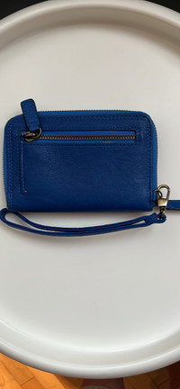 Porte monnaie bleue en cuir pour femme