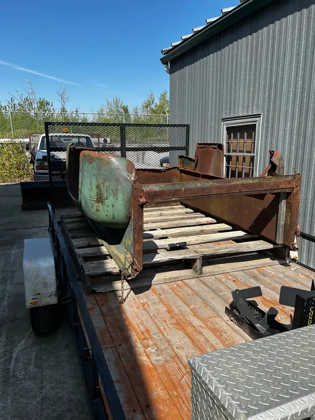 1953-79 Ford truck box in Auto Body Parts in Edmonton - Image 3