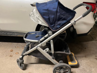UPPABABY VISTA STROLLER WITH BASSINET  IN  NAVY BLUE