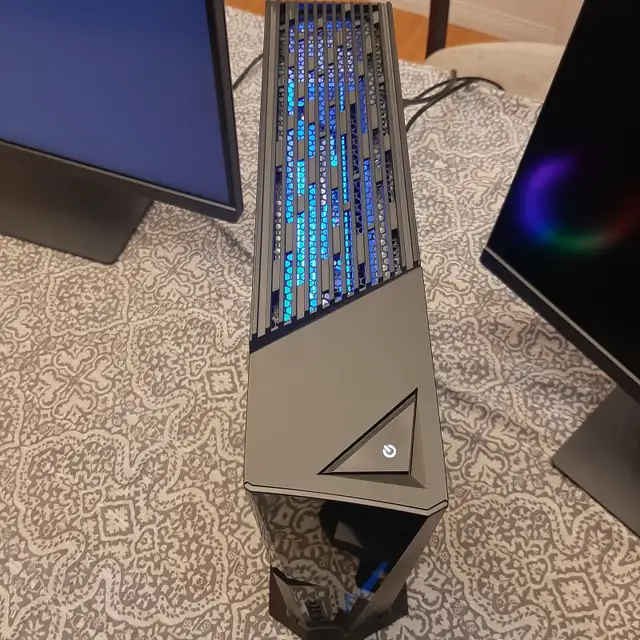 MSI - Trident X Plus - Computer with BENQ 4K Monitors in Desktop Computers in Edmonton - Image 4