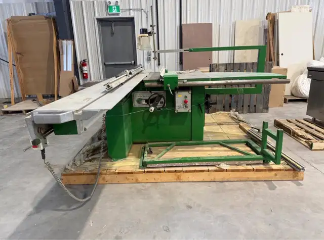 Wadkin Industrial sliding table saw  in Power Tools in Edmonton - Image 2