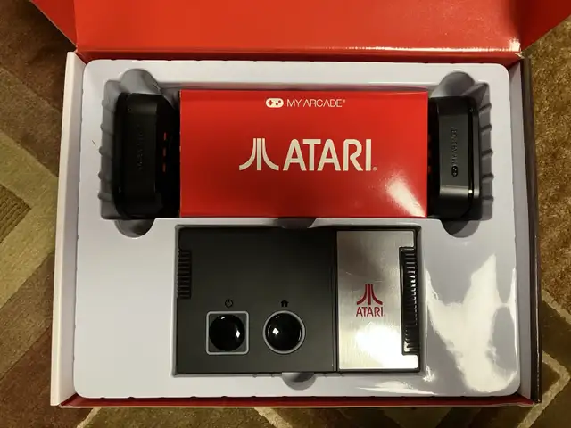 Atari Gamestation Pro, 2 Joysticks , 200 games64656289147393121