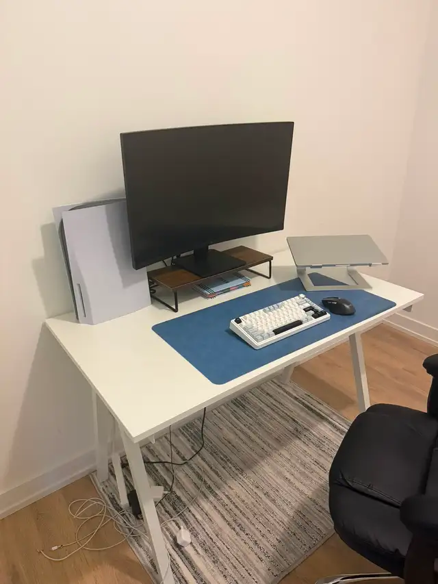 IKEA white desk in Desks in City of Toronto - Image 3