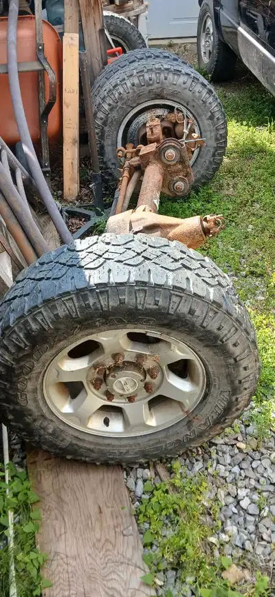 2008 Ford F350 front D60 and rear corporate 10.5 diffs with 373 ratio, factory posi, factory manual...