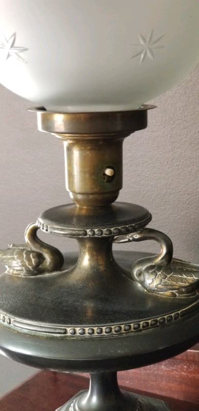Beautiful Vintage Brass Table Lamp in Indoor Lighting & Fans in City of Montréal - Image 4