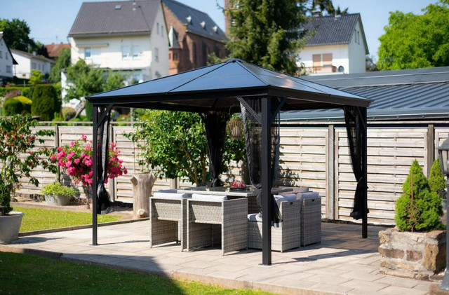 Gazibo 10x10 Sojag Verona Sun Shelter dans Mobilier pour terrasse et jardin  à Ville de Montréal