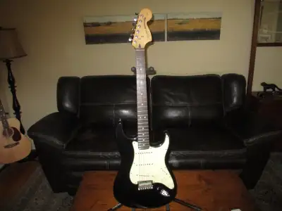 Excellent condition, no dings or scratches, no trades, pick up only. Will include Fender gig bag, it...