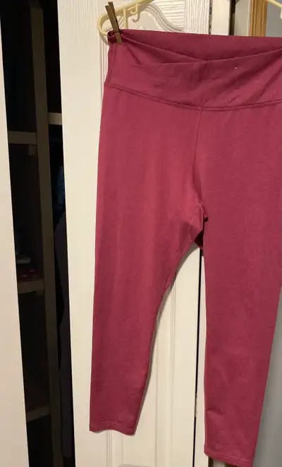 Woman’s legging & pants size lg great condition , View more