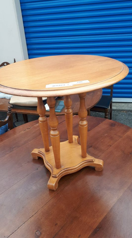 PARLOUR TABLE -ANTIQUE STYLE - in Other in Delta/Surrey/Langley