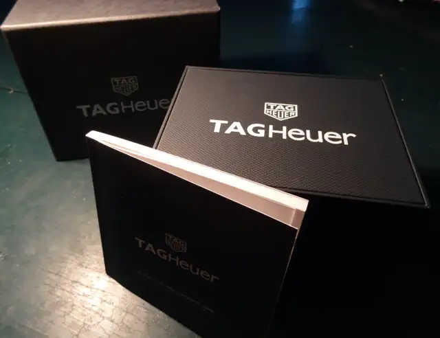 TAG HEUER BLEU CARRERA CALIBRE 16 in Jewellery & Watches in City of Montréal - Image 6