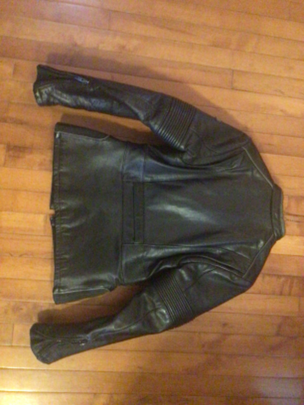 LEATHER MOTORCYCLE JACKET in Other in Edmonton - Image 3