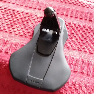 Garmin 010-11280-02 Portable Friction Mount – Dash Support A super handy and portable mount for your...