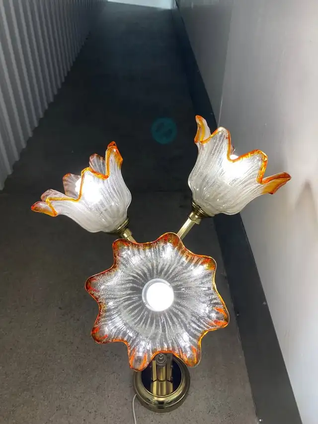 A set of Mid Century Lamps With Thick Murano Scallop Tulip Glass in Indoor Lighting & Fans in City of Montréal - Image 3