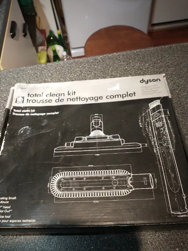 BN Dyson vacuum attachment tools set. in Vacuums in Oakville / Halton Region - Image 3