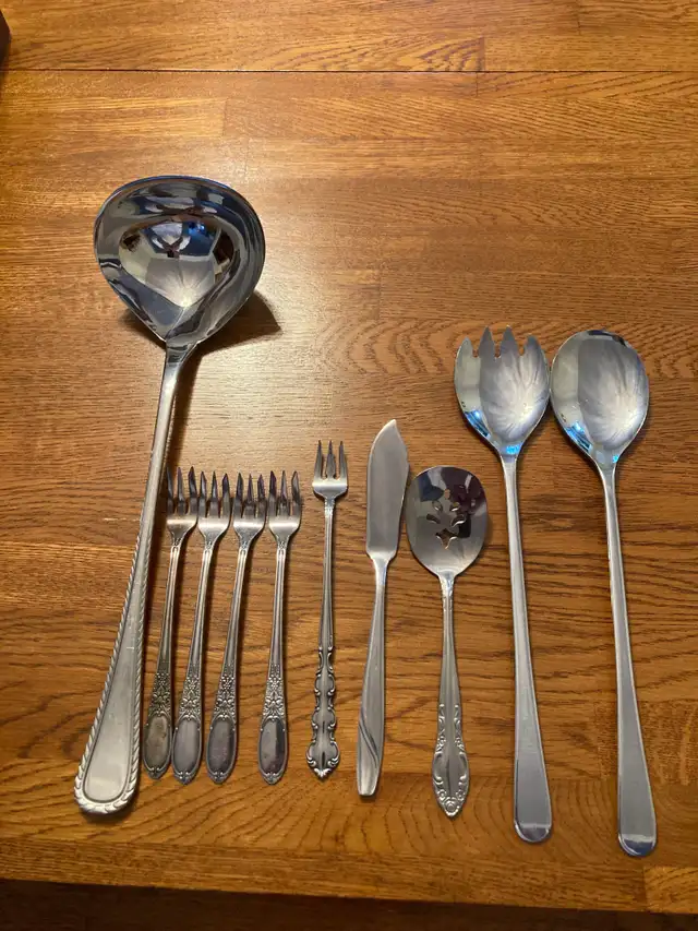 Oneida LTD.  Deluxe Flatware Set65565401721346122