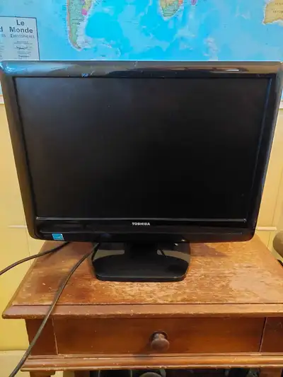 Toshiba tv.19 inch. 2 usb ports,1 hdmi port. Excellent condition.