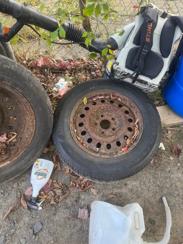winter tires 8 4 on rims  in Tires & Rims in City of Halifax - Image 3