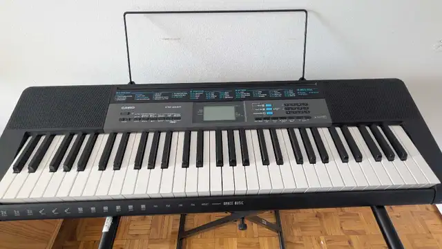 Casio CTK-2550 Keyboard & Yamaha FC4A Pedal switch in Pianos & Keyboards in City of Montréal - Image 3