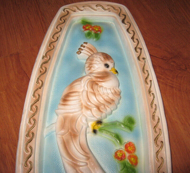 Chalkware 15" picture hanging border BIRD cockatiel cockatoo WAL in Home Décor & Accents in Brockville - Image 3