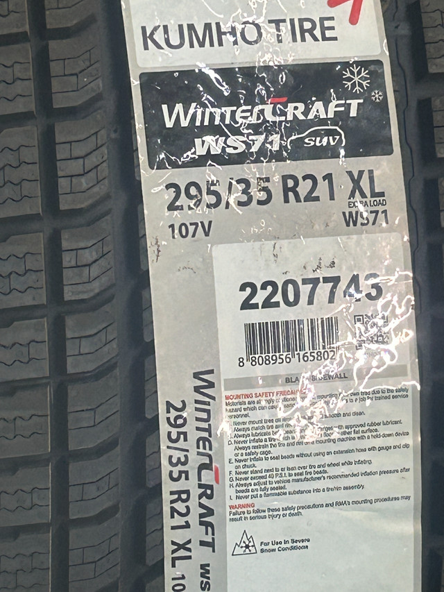 Kumho WinterCraft SUV WS71  295/35R21 Winter tires in Tires & Rims in Ottawa