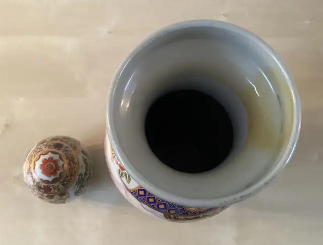 PRICE DROP! 12” SATSUMA Style Vase & 4.25” SATSUMA Style Egg in Arts & Collectibles in West Island - Image 6