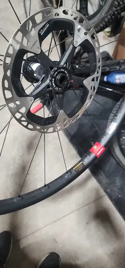 Reserve xc wheelset 203 rotors Nice wheelset Xd Great wheelset Dt Swiss 350 hubs 29 x 2.4 tires on r...