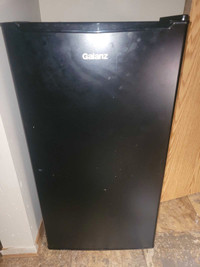 Galanz Mini Refrigerator 
