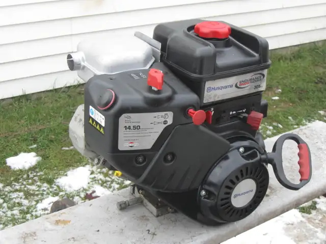 INSTAL GRATOS 7/7 moteur souffleuse 14.50 ou 305 cc husqvarna in Snowblowers in Laval / North Shore - Image 3