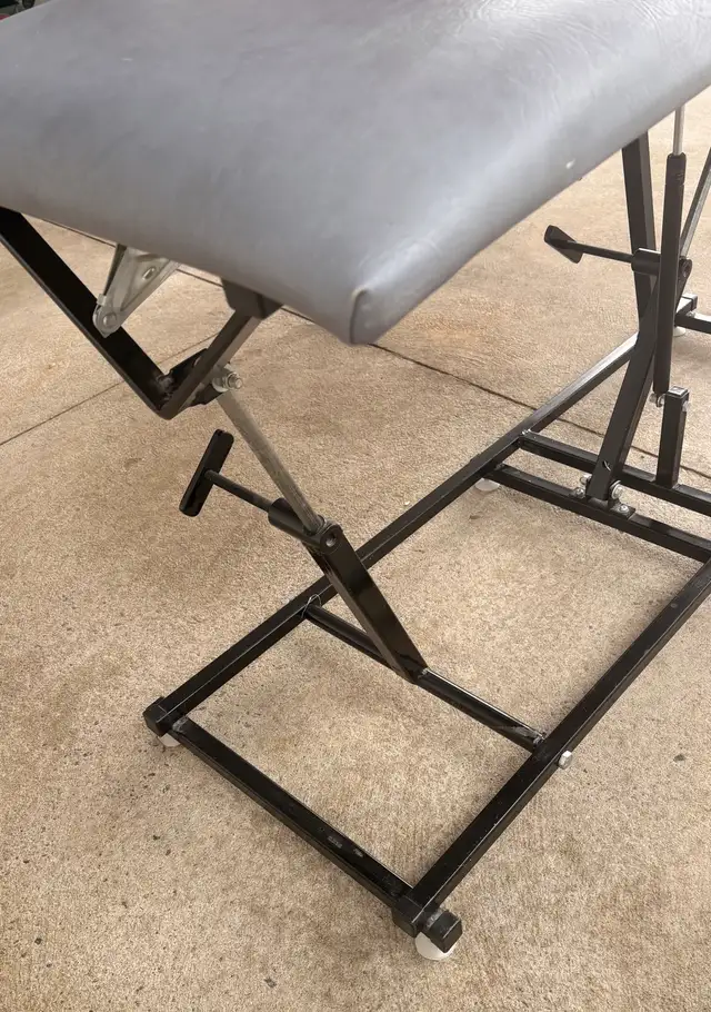 Table de chiropractique portable in Health & Special Needs in Trois-Rivières - Image 6