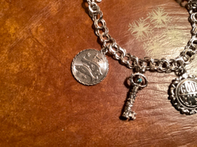 Gorgeous Antique/Vintage Sterling Silver Charm Bracelet  in Jewellery & Watches in Belleville - Image 3