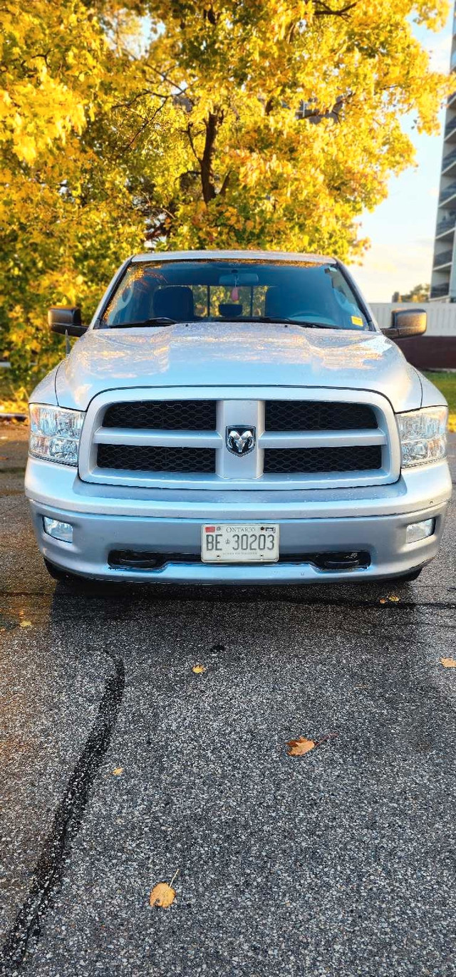2011 ram 1500 5.7 hemi in Cars & Trucks in City of Toronto