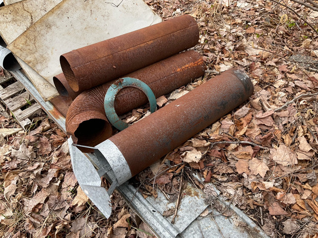 Stove pipes and assorted HVAC pipes in Free Stuff in Sault Ste. Marie - Image 2