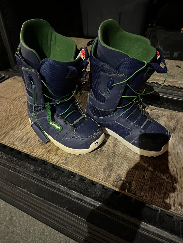  Burton snowboard boots, size 8 in Snowboard in Dartmouth - Image 3