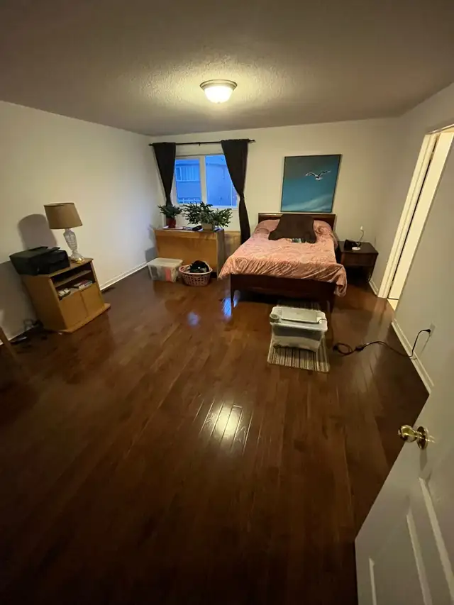 FURNISHED MASTER BEDROOM WITH ATTACHED WASHROOM IN MISSISSAUGA