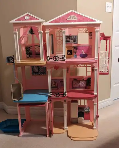 Barbie dream house kijiji hotsell