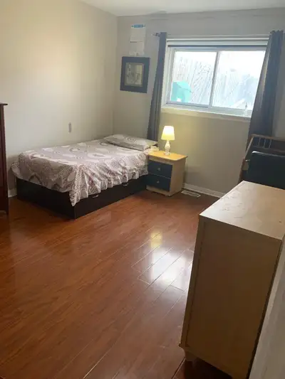 Room for rent in Brampton (Single room for female only)