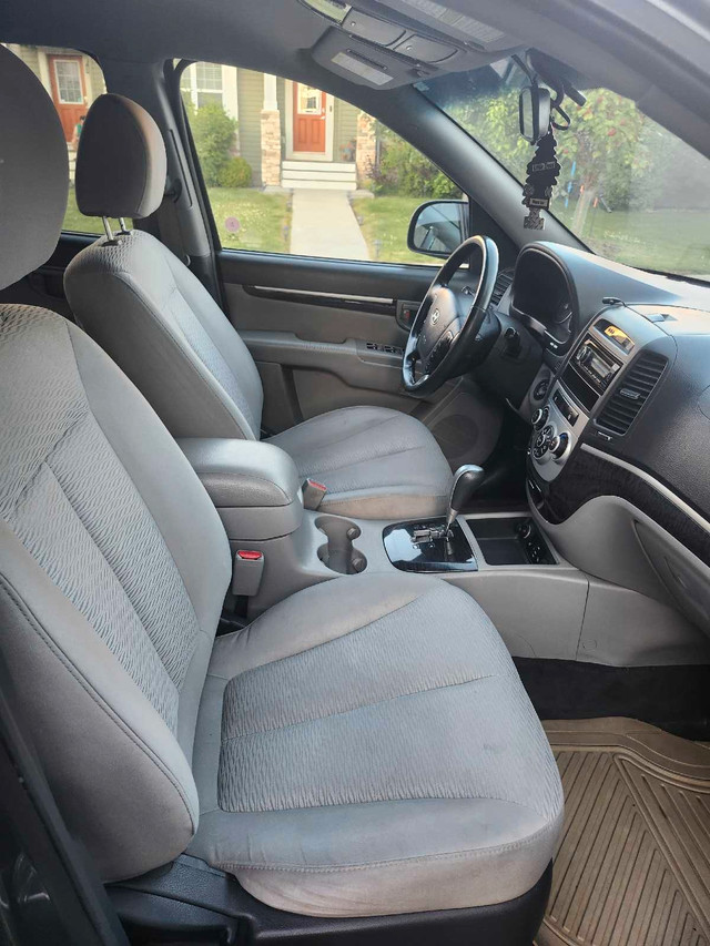 Hyundai Santa Fe in Cars & Trucks in Edmonton - Image 4