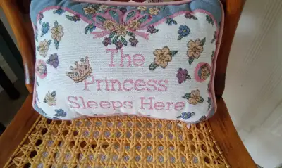 Small Decorative Tapestry Pillows With Sayings, View more