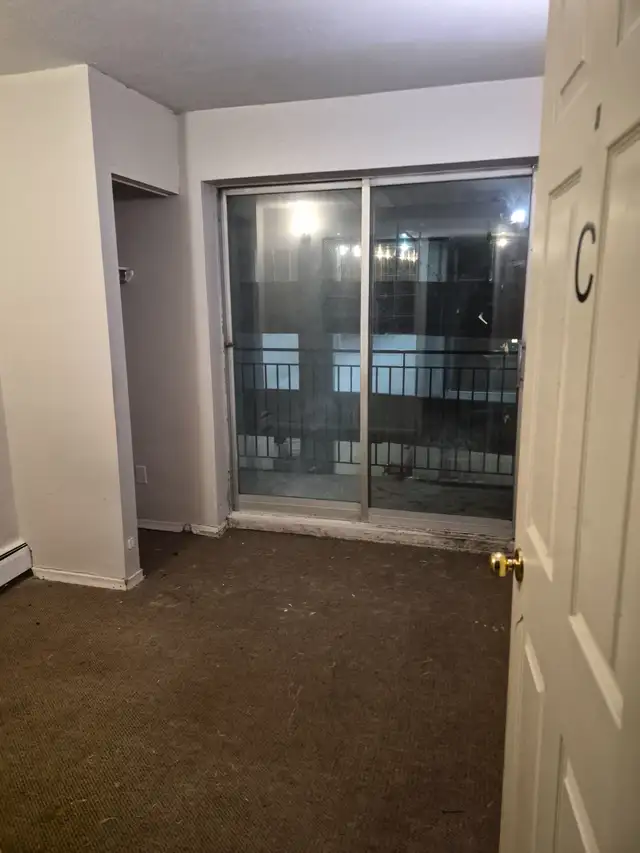 4 room one bathroom apartment sublet in Room Rentals & Roommates in Kitchener / Waterloo - Image 3