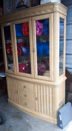 2 PIECE CHINA CABINET - OFF WHITE in Hutches & Display Cabinets in Delta/Surrey/Langley - Image 2