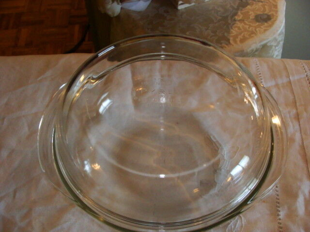 Gros pyrex rond, USA, pour four seulement in Arts & Collectibles in Laval / North Shore - Image 2